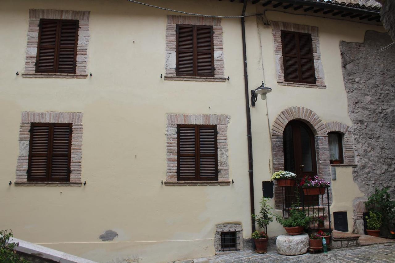 Il Castello Sul Lago Arrone Экстерьер фото