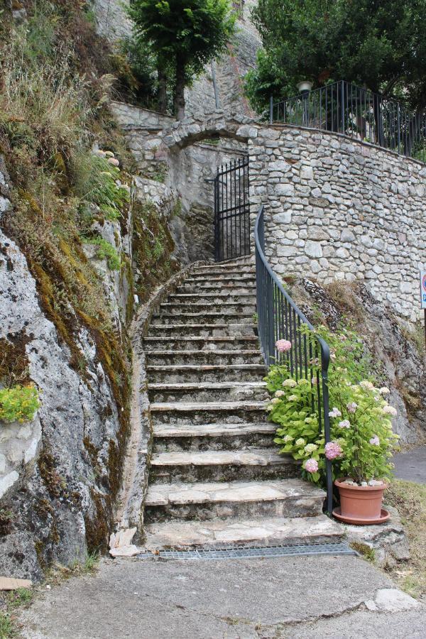 Il Castello Sul Lago Arrone Экстерьер фото